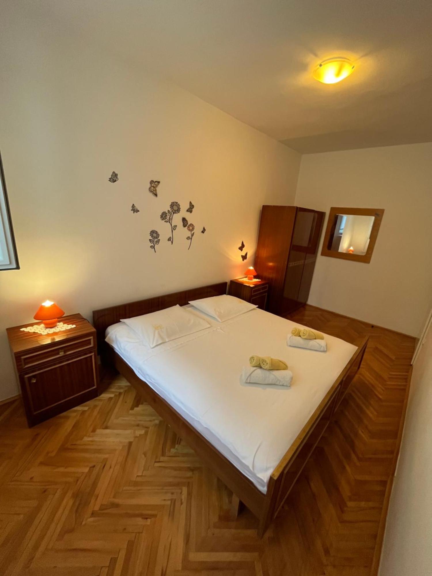 Apartman Ivica Omis Luaran gambar