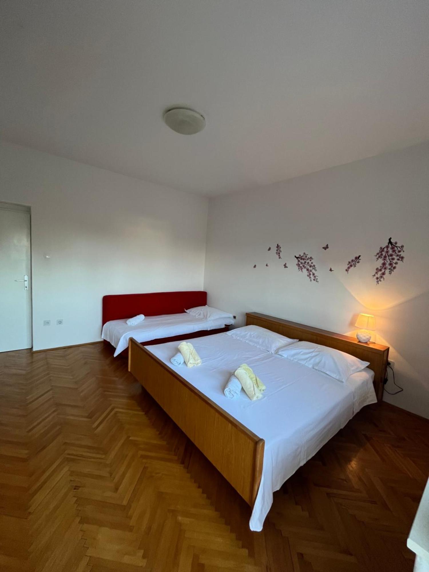 Apartman Ivica Omis Luaran gambar