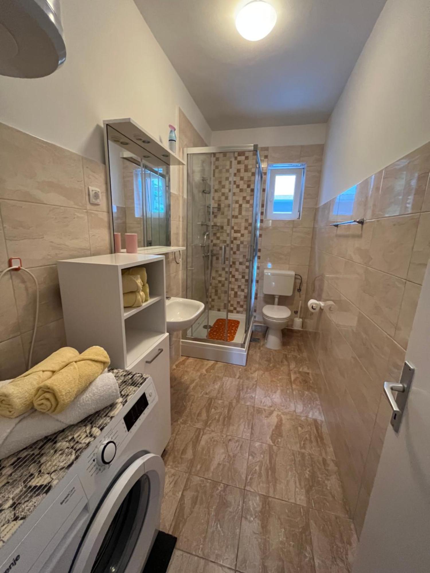Apartman Ivica Omis Luaran gambar